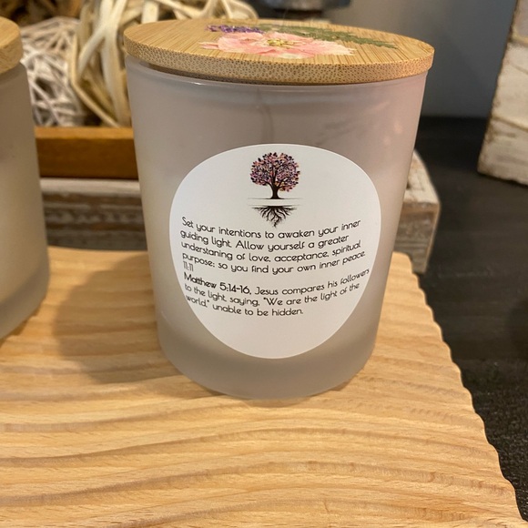 The Empress 8oz Intention Candle. Chanel NO.5 fragrance - Picture 5 of 6